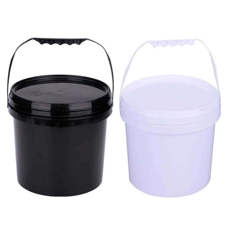 5L baltas plastikinis kibiras su dangteliu